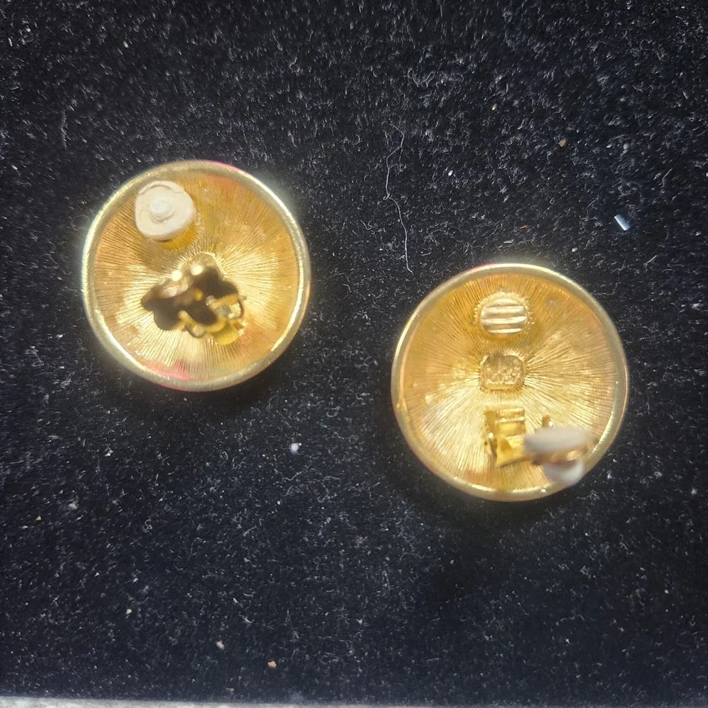 Joan Rivers Gold Tone Textured Caviar Bead Round Clip On Button Earrings Vintage